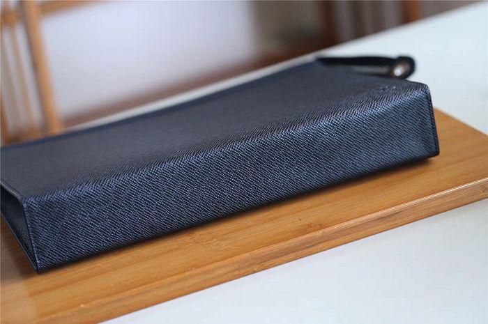 #m30043 l**is V*t*n 2018 men pochette voyage gm taiga leather