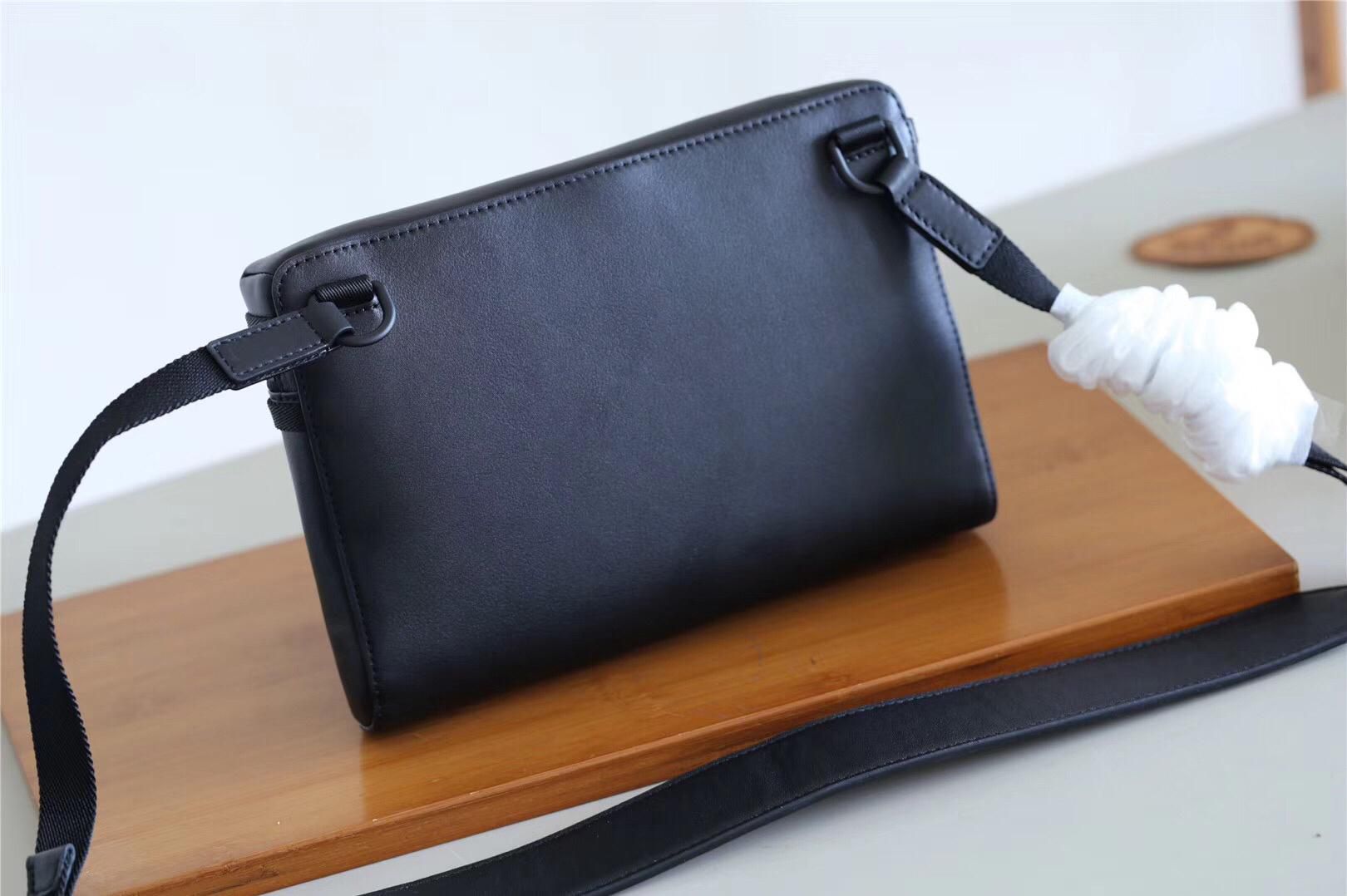 #m52176 l**is V*t*n 2018 men messenger pm-dark infinity leather