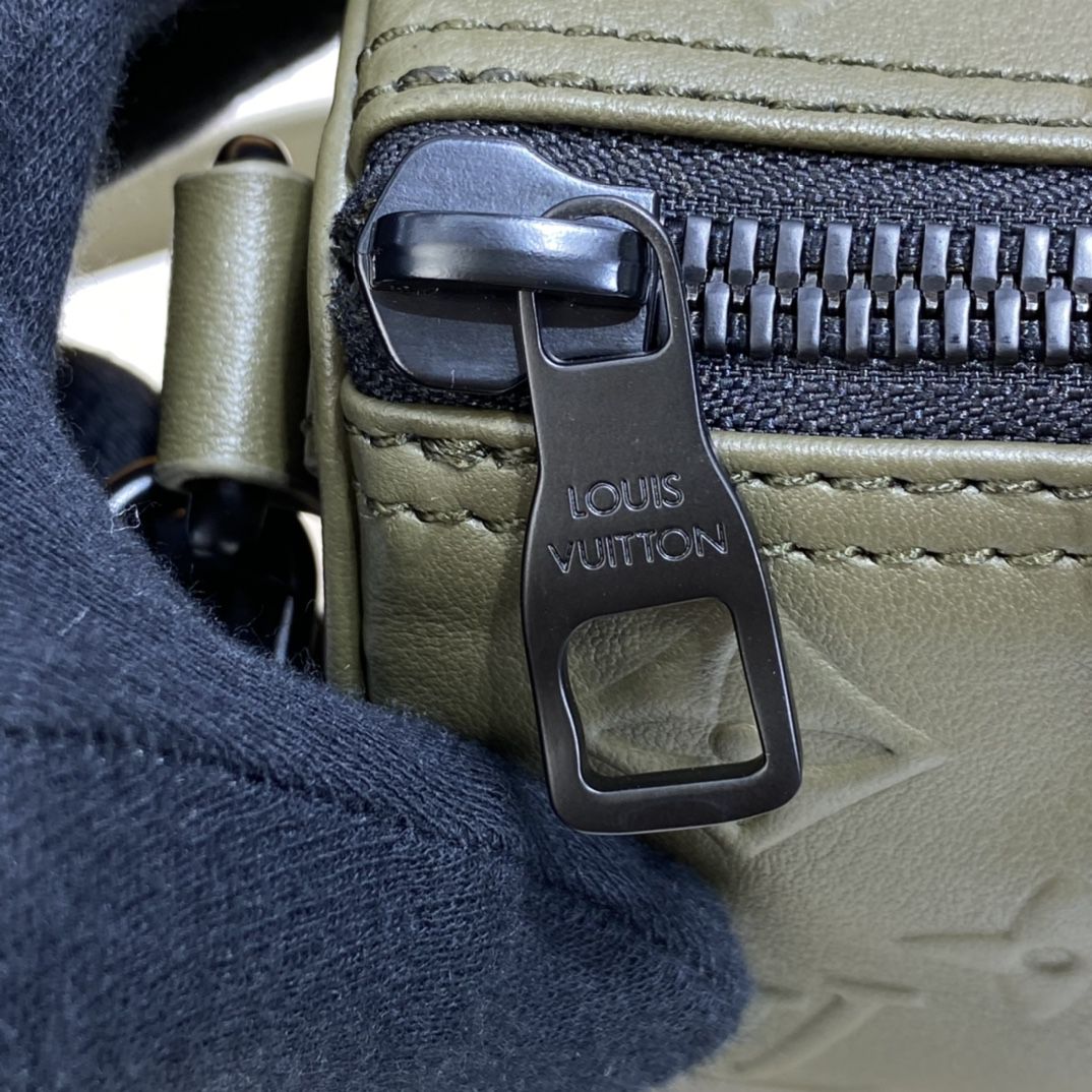 #m57961 l**is V*t*n monogram seal keepall xs-khaki