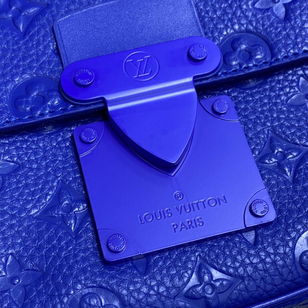 #m58488 l**is V*t*n monogram embossed taurillon leather s lock messenger-blue