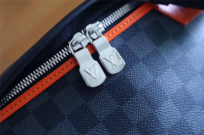 #n44445 l**is V*t*n 2019 damier cobalt bumbag