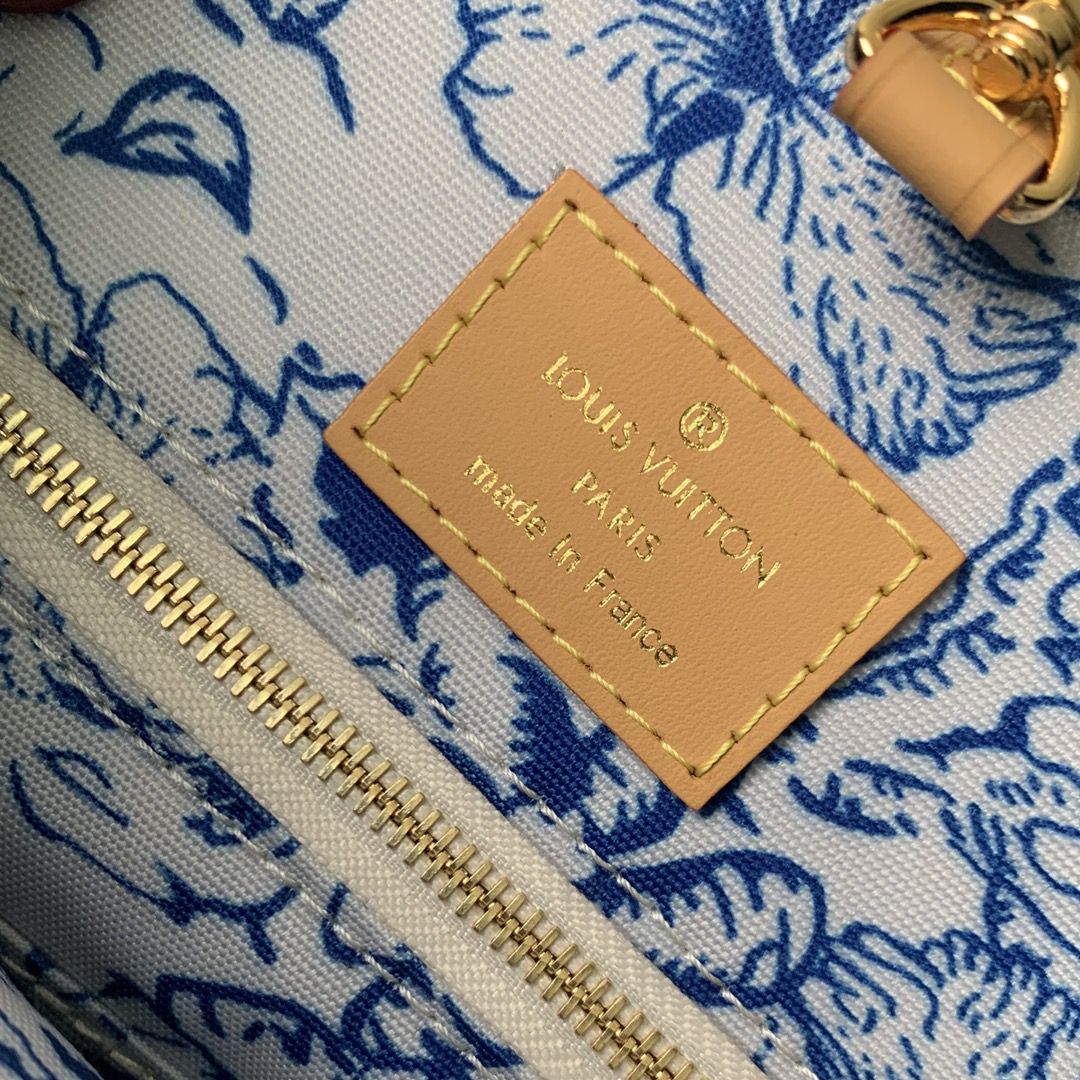 m11262 l**is V*t*n monogram tiles onthego mm handbag