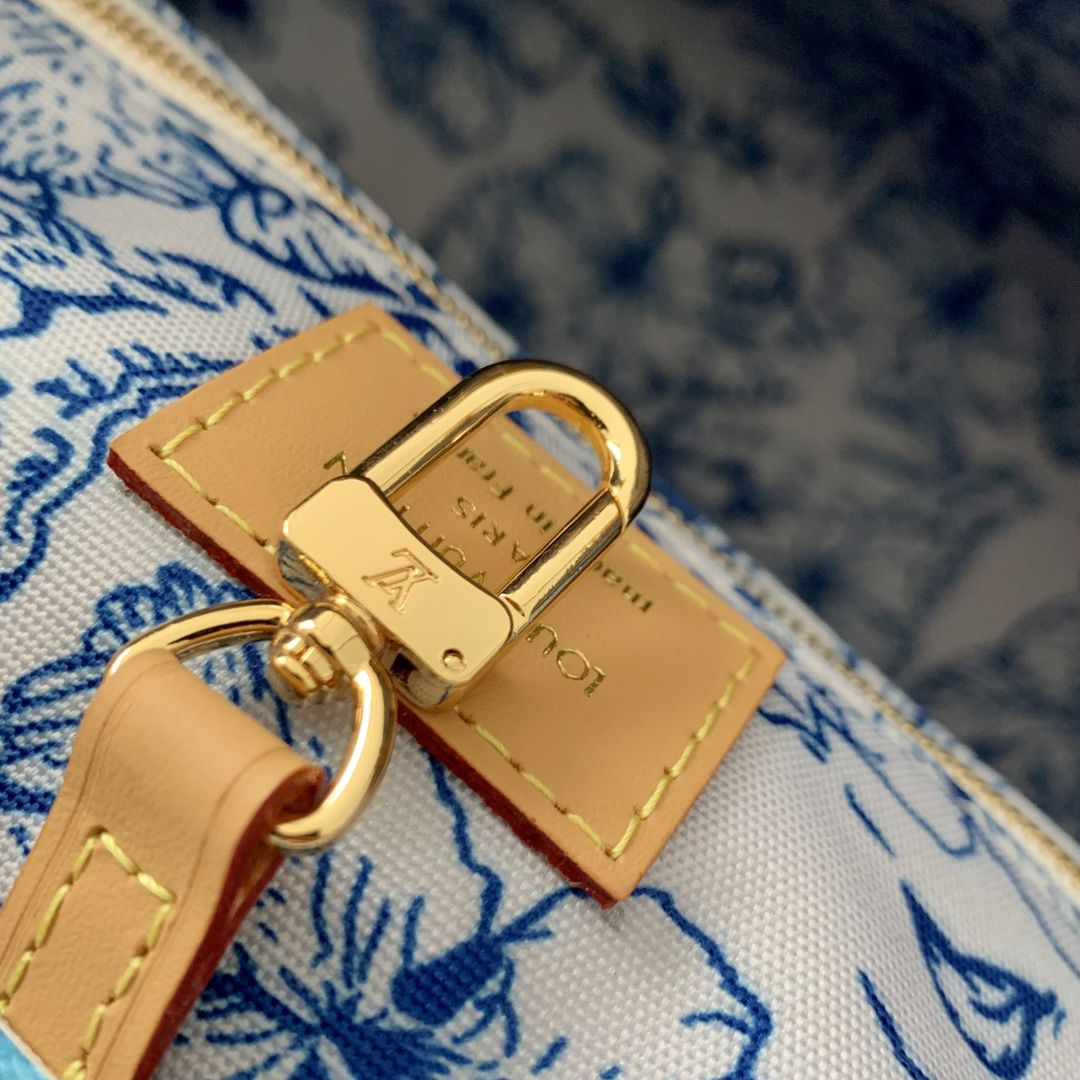 m11262 l**is V*t*n monogram tiles onthego mm handbag