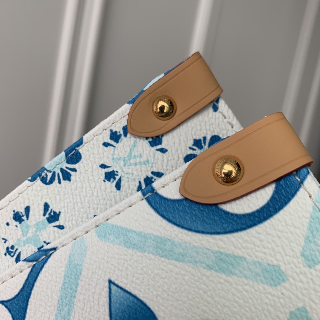m11262 l**is V*t*n monogram tiles onthego mm handbag