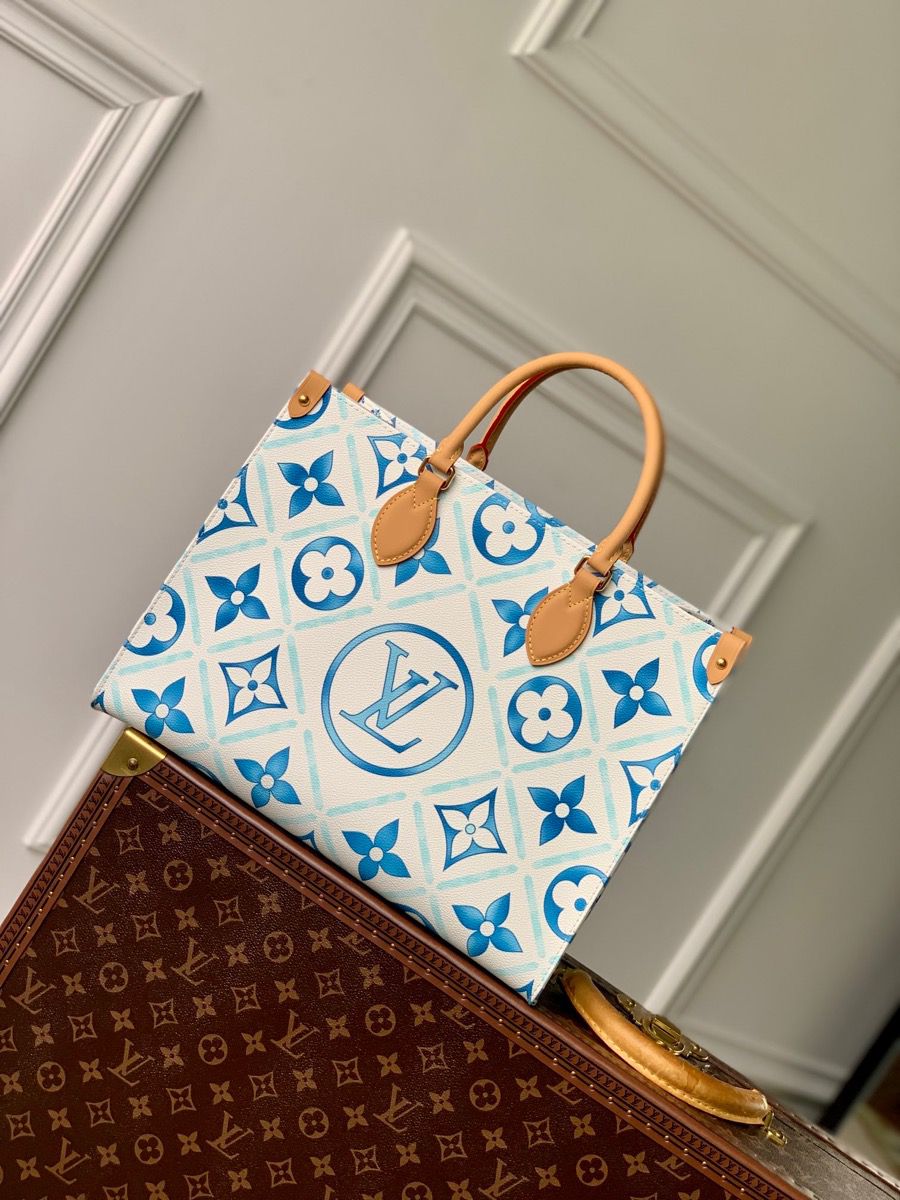 m11262 l**is V*t*n monogram tiles onthego mm handbag