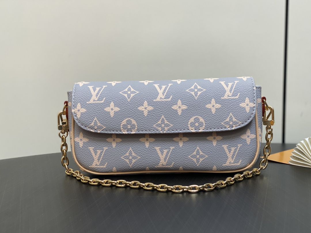 #m12778 l**is V*t*n monogram wallet on chain ivy