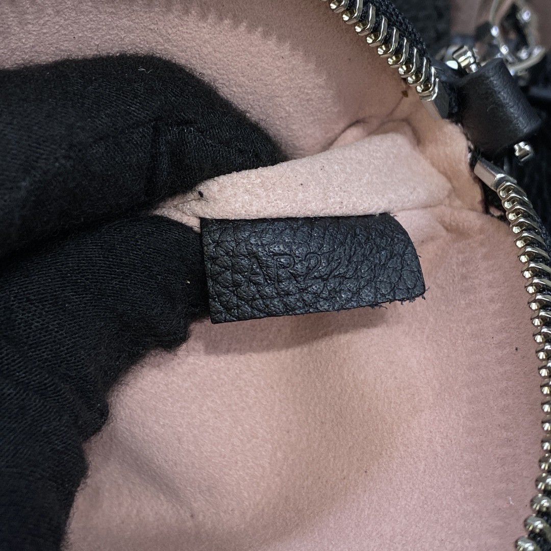 #m21096 l**is V*t*n mahina calf bella bucket bag