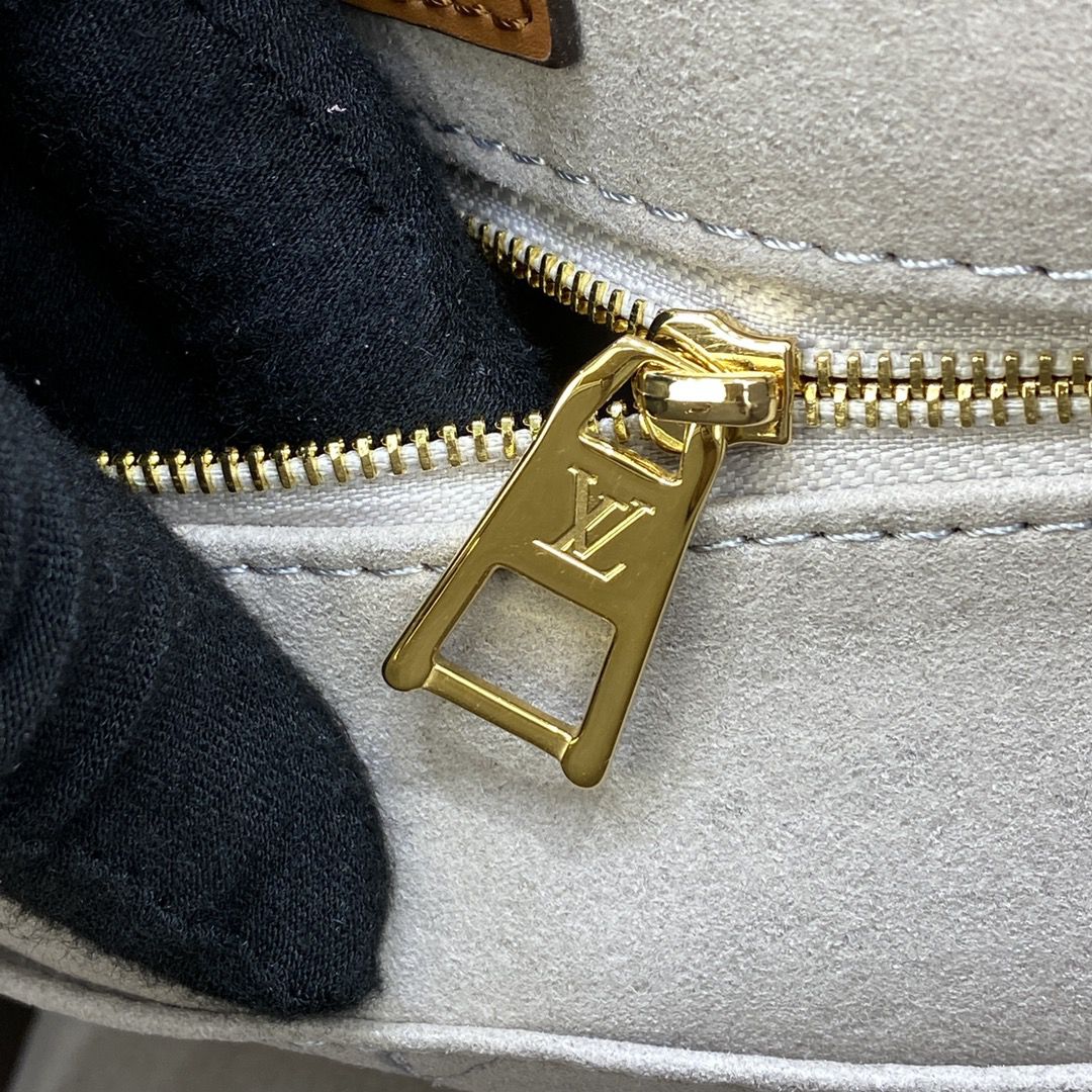 #m21233 l**is V*t*n monogram motif onthego mm tote bag