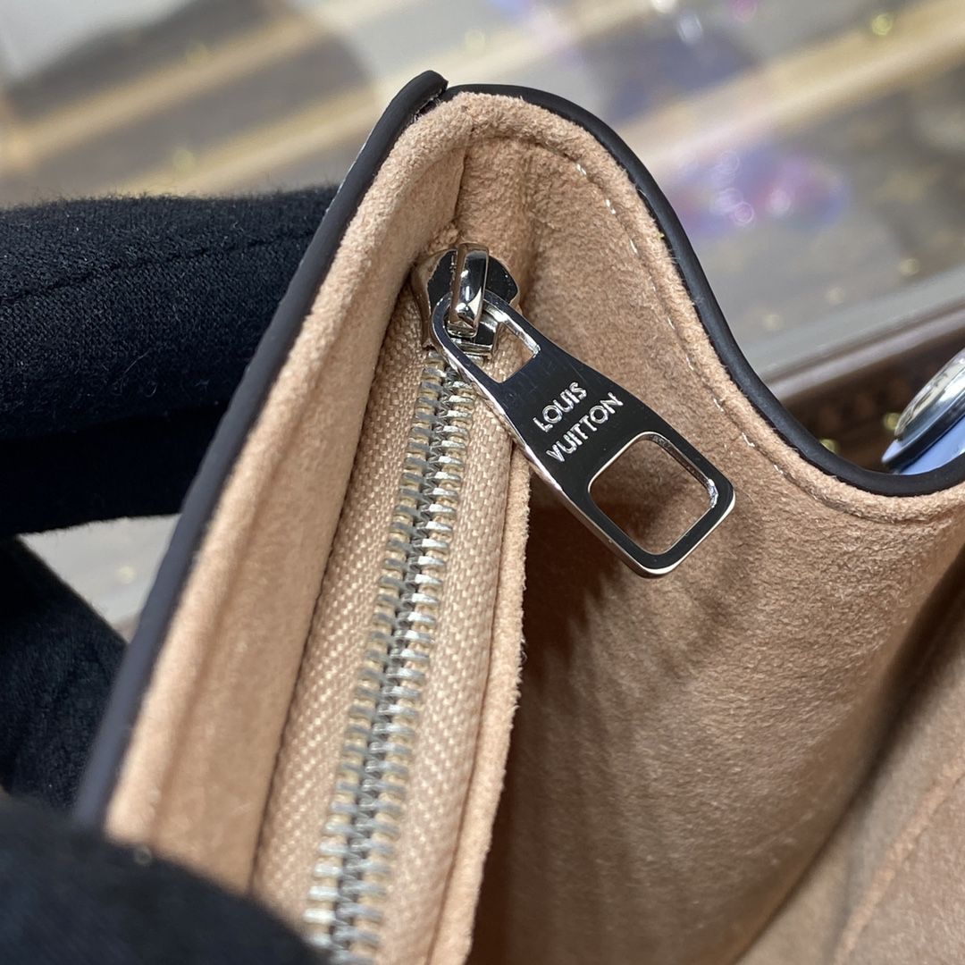 #m22617 l**is V*t*n epi cluny mini handbag