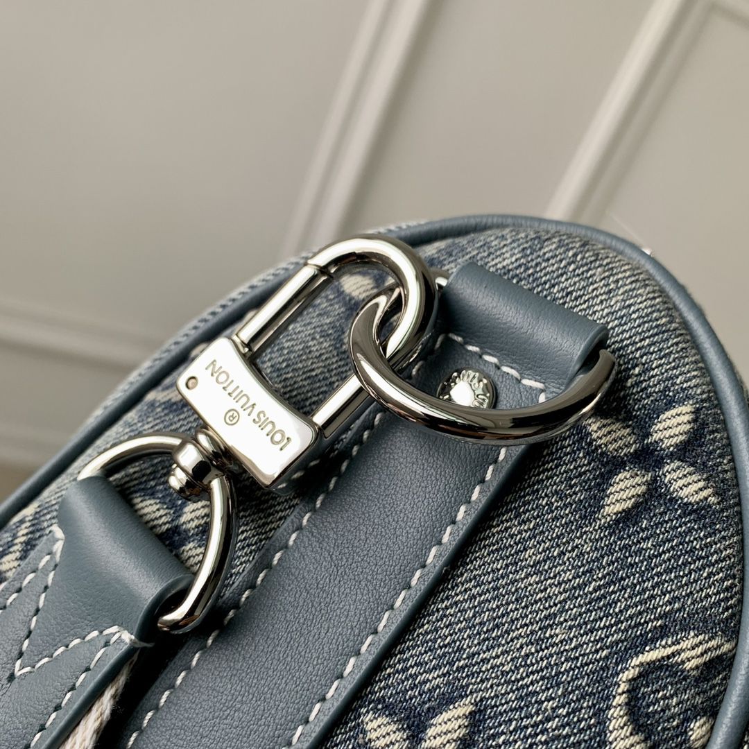 m22762 l**is V*t*n washed denim keepall bandoulière 25 handbag