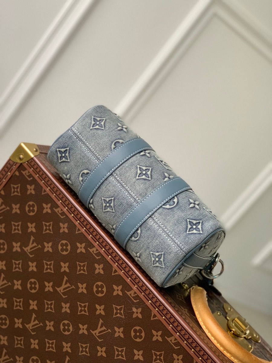 m22762 l**is V*t*n washed denim keepall bandoulière 25 handbag