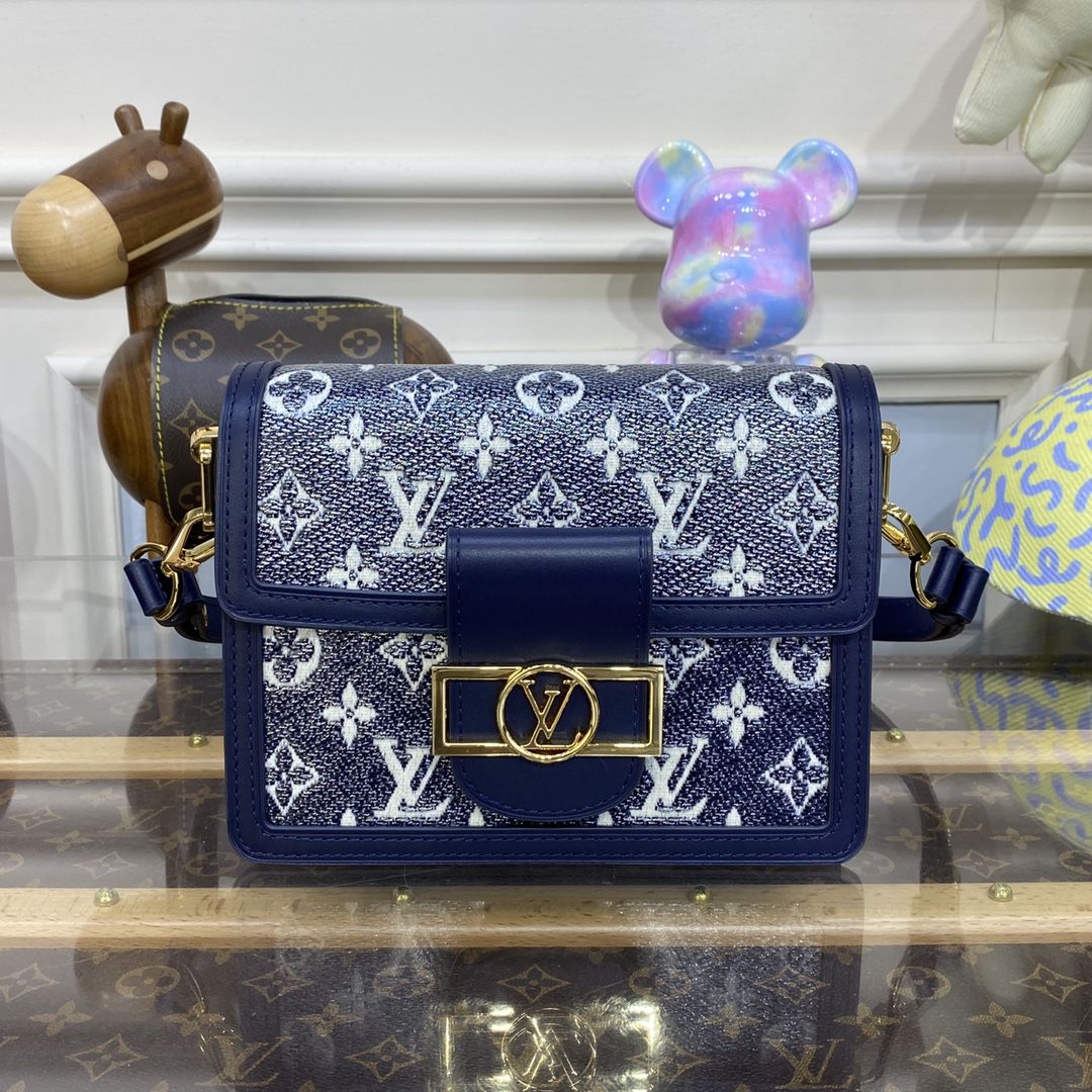#m22826 l**is V*t*n monogram mini dauphine handbag-blue