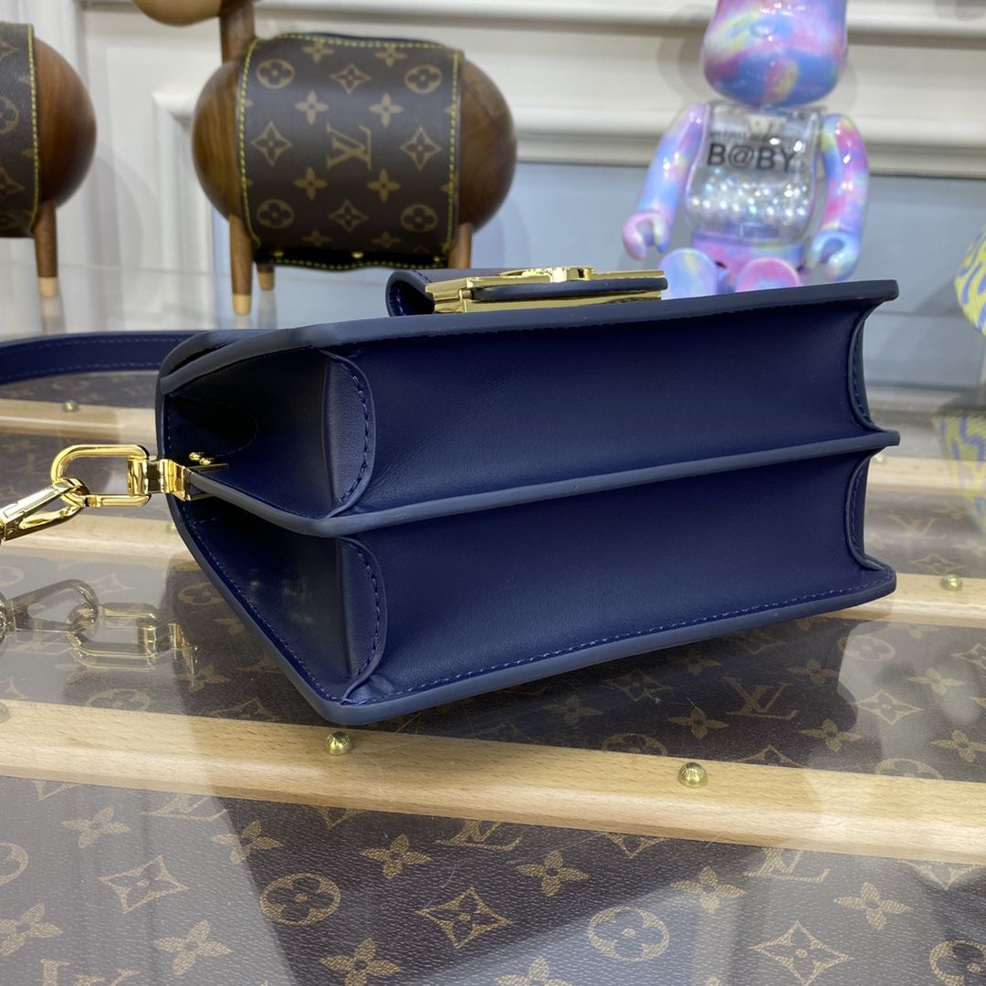 #m22826 l**is V*t*n monogram mini dauphine handbag-blue