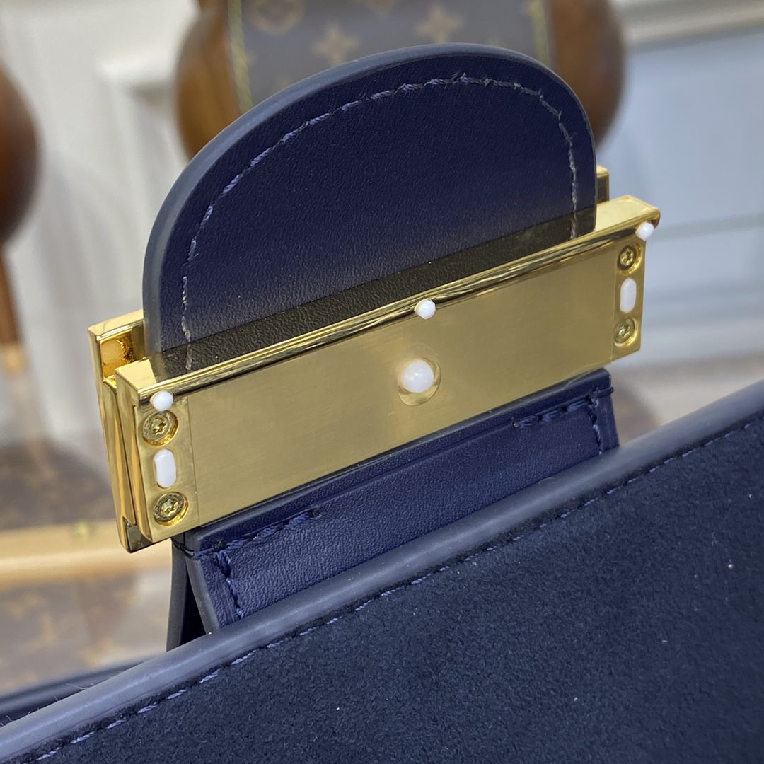 #m22826 l**is V*t*n monogram mini dauphine handbag-blue