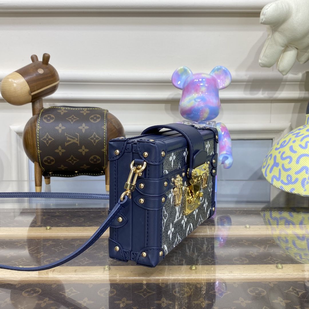 #m22882 l**is V*t*n monogram petite malle handbag-blue