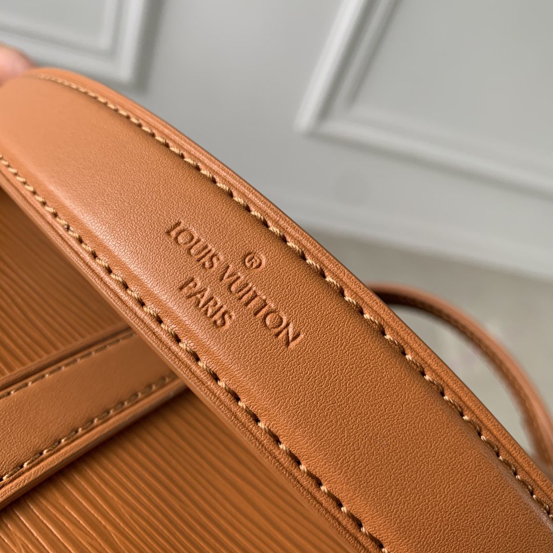 m23469 l**is V*t*n epi leather saumur bb camel
