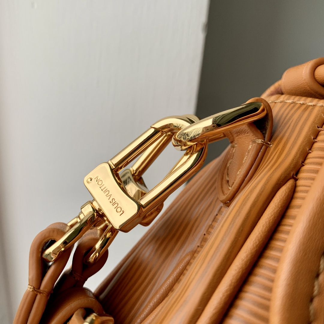 m23469 l**is V*t*n epi leather saumur bb camel