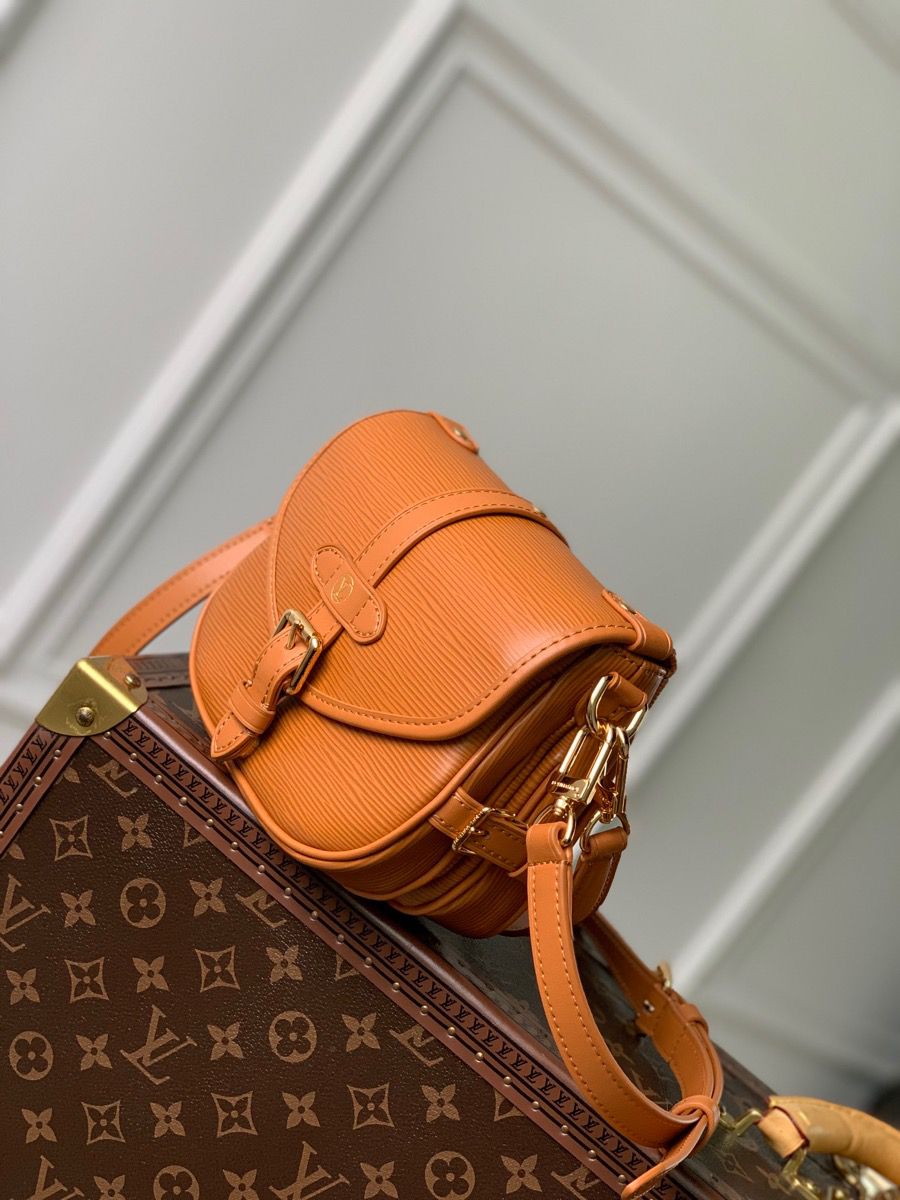 m23469 l**is V*t*n epi leather saumur bb camel