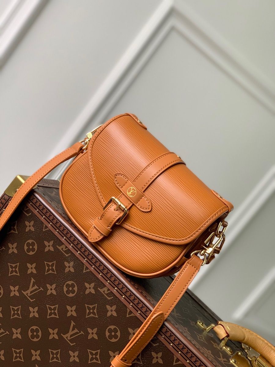m23469 l**is V*t*n epi leather saumur bb camel