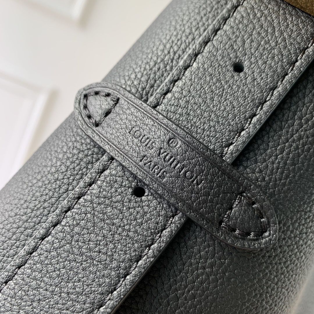 m23532 l**is V*t*n leather low key hobo pm bag_black