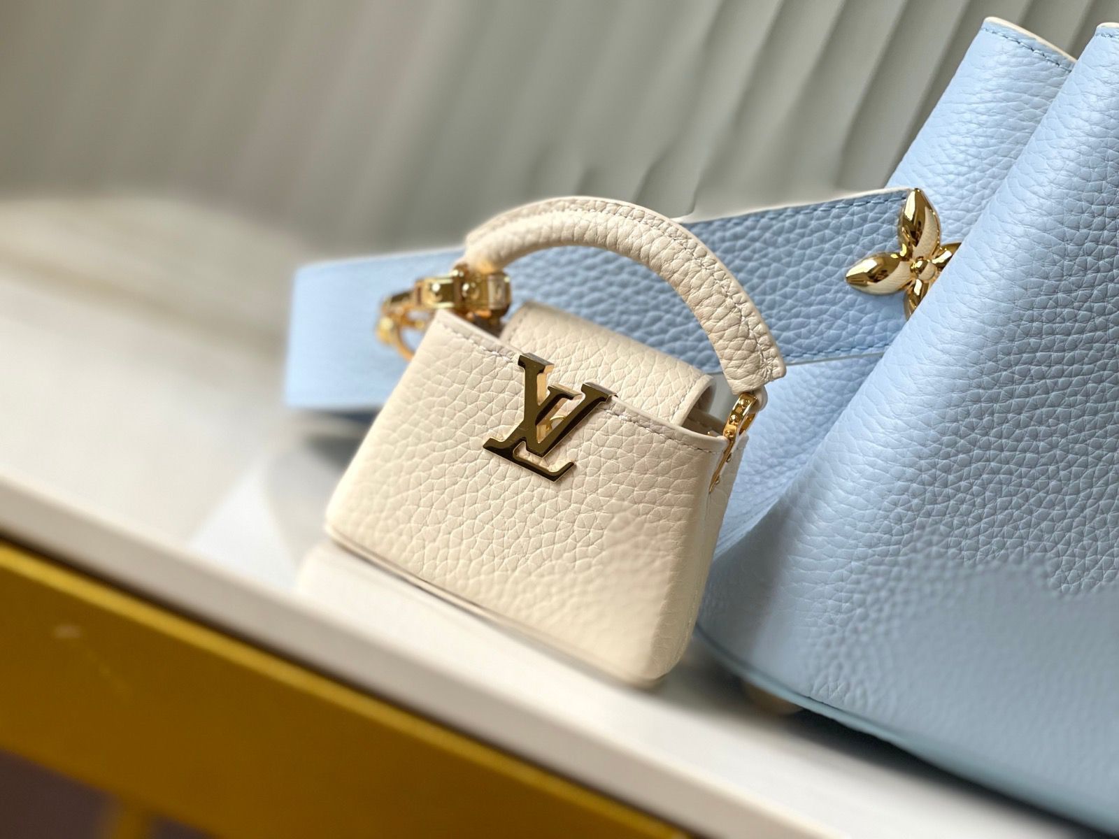 #m24575 l**is V*t*n capucines bb handbag