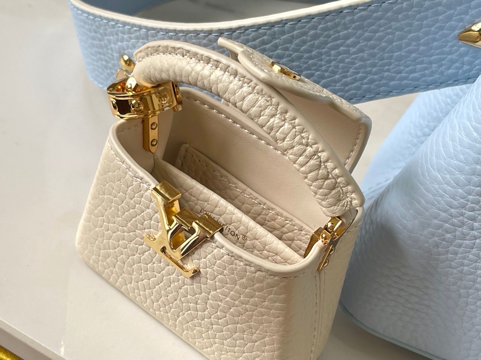 #m24575 l**is V*t*n capucines bb handbag