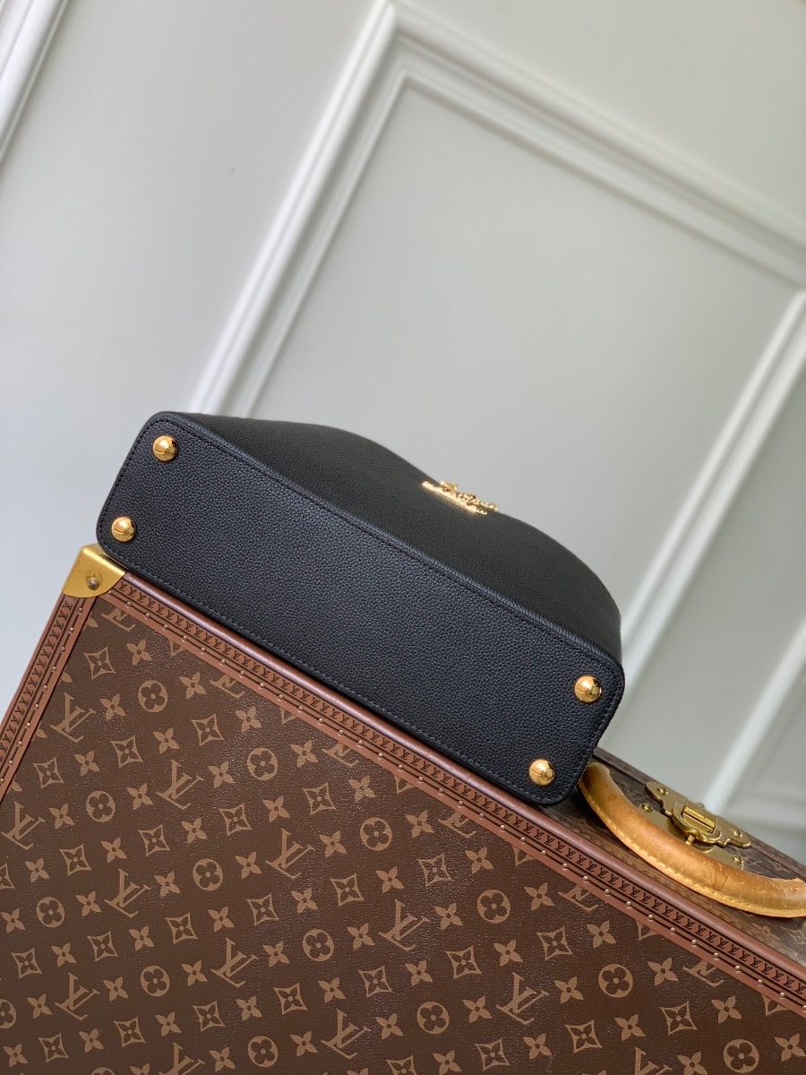 #m24664 l**is V*t*n capucines east-west mm handbag