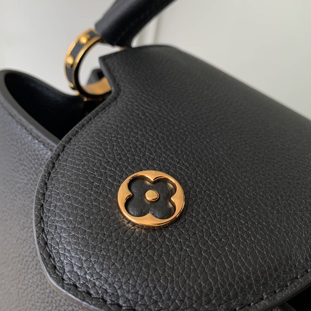 #m24664 l**is V*t*n capucines east-west mm handbag