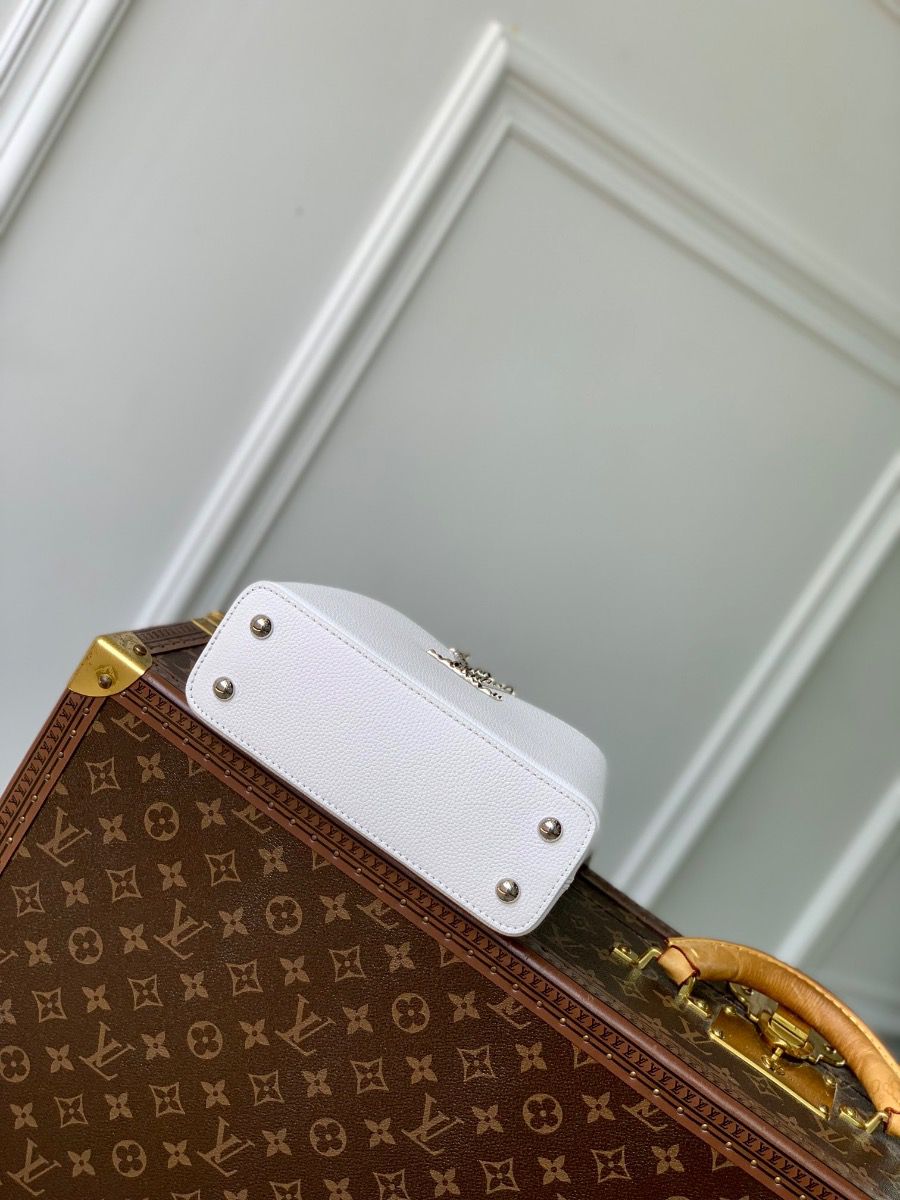 #m24671 l**is V*t*n capucines east-west mini handbag