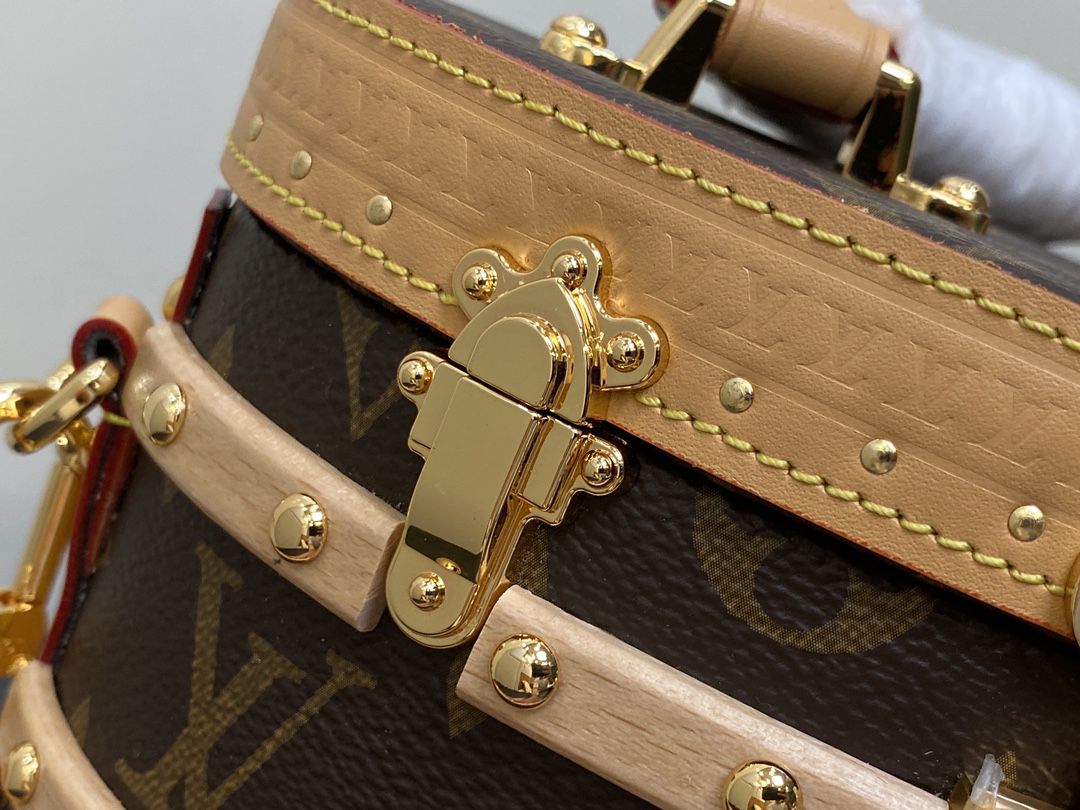 #m24843 l**is V*t*n monogram canvas ellis handbag