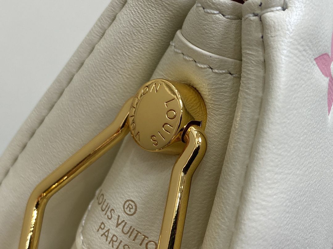 #m25110 l**is V*t*n monogram empreinte coussin pm handbag