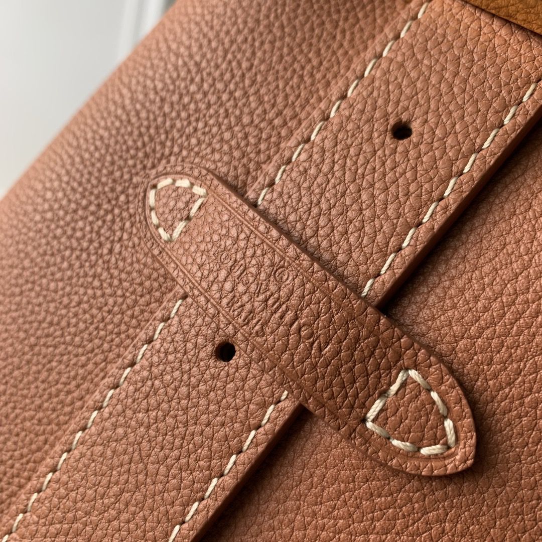 m25354 l**is V*t*n leather low key hobo pm bag_brown