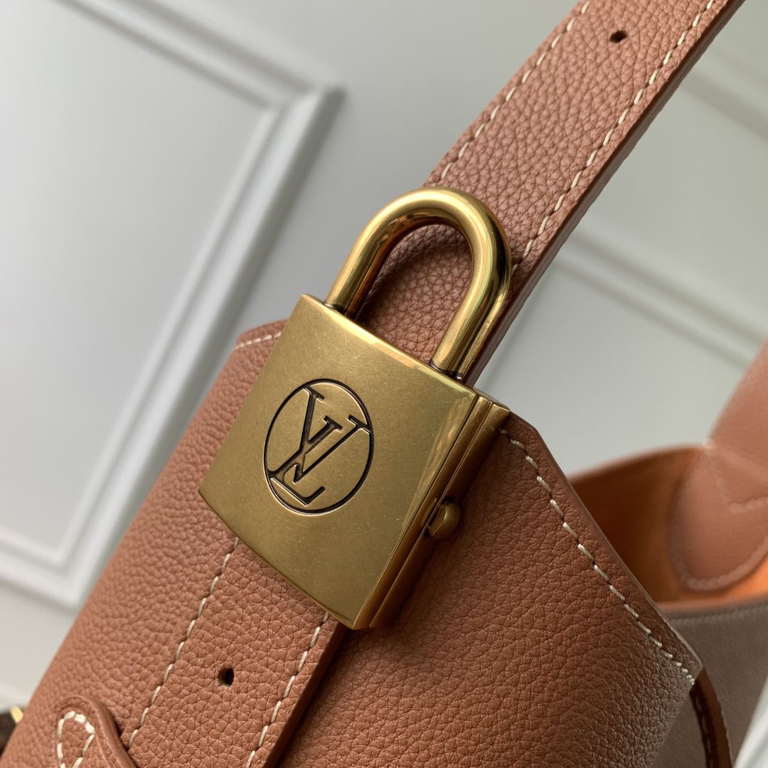 m25354 l**is V*t*n leather low key hobo pm bag_brown