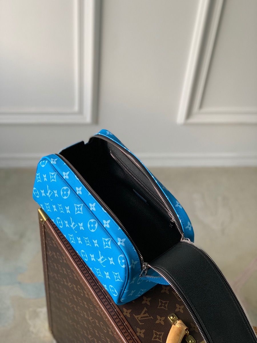 m31013 l**is V*t*n monogram canvas taigarama dopp kit blue