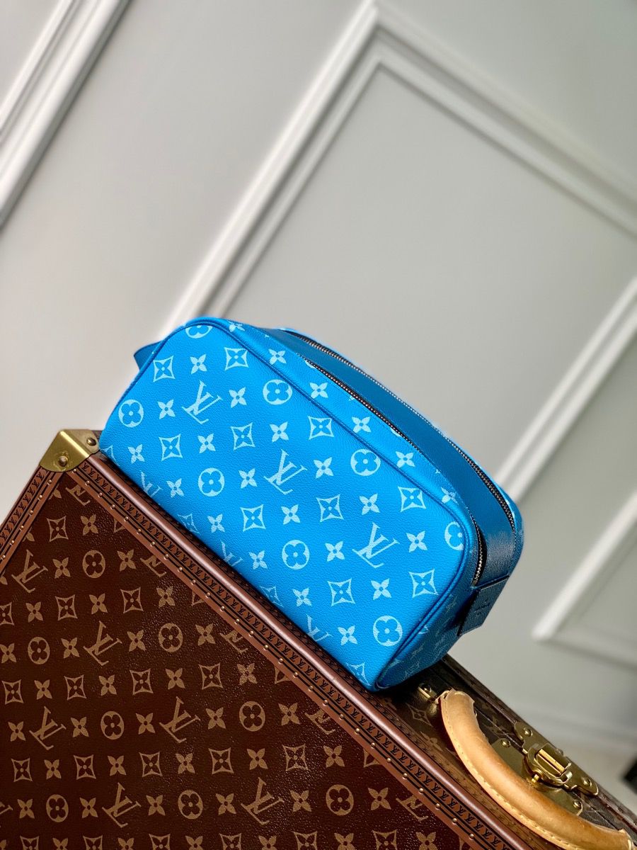 m31013 l**is V*t*n monogram canvas taigarama dopp kit blue