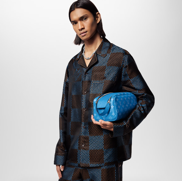 m31013 l**is V*t*n monogram canvas taigarama dopp kit blue