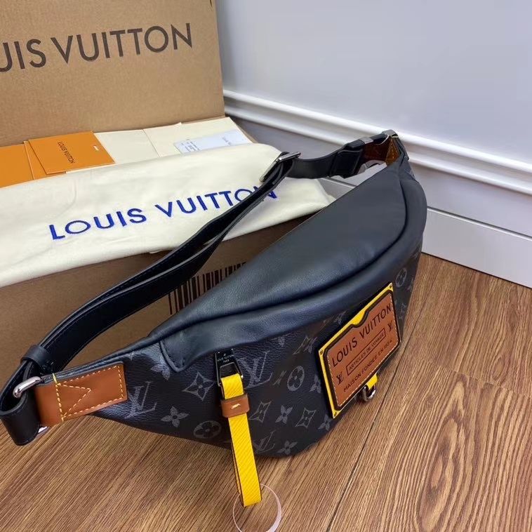 #m45220 l**is V*t*n monogram eclipse discovery bumbag