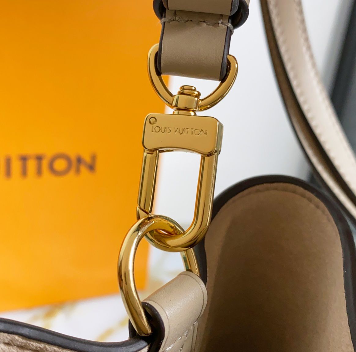 #m45555 l**is V*t*n monogram empreinte néonoé mm-tourterelle