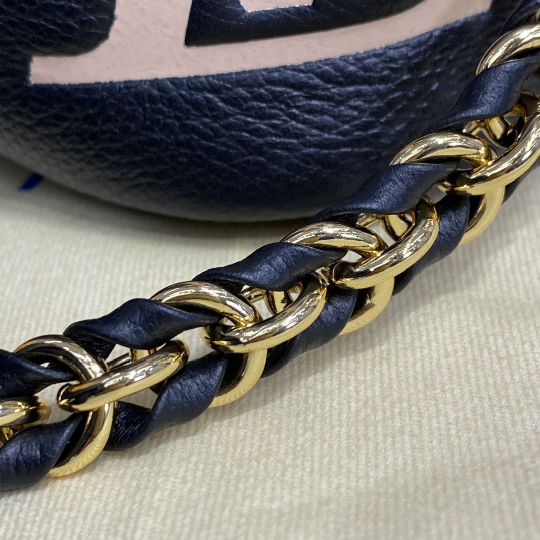 #m45780 l**is V*t*n giant monogram vanity pm-black/cream