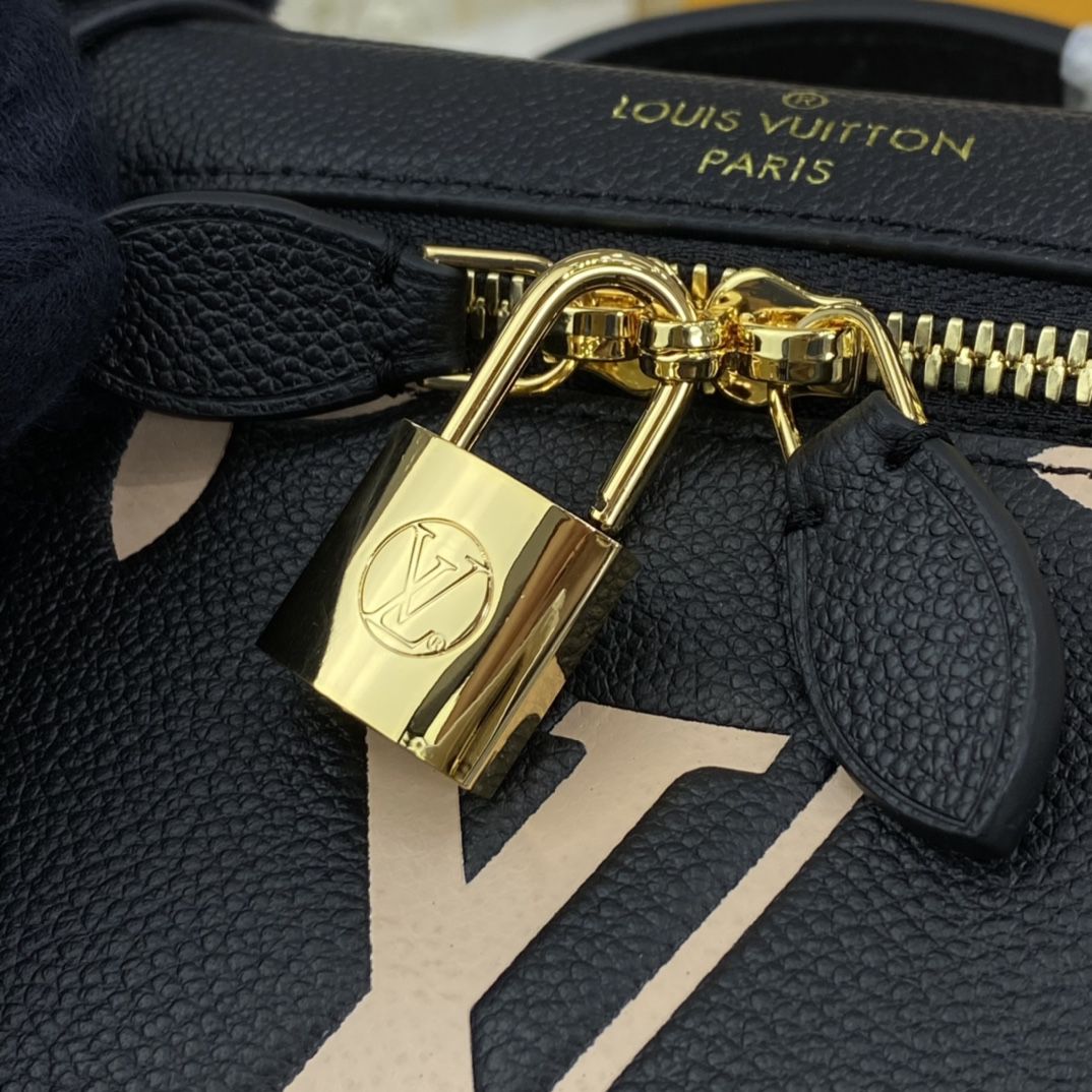 #m45780 l**is V*t*n giant monogram vanity pm-black/cream