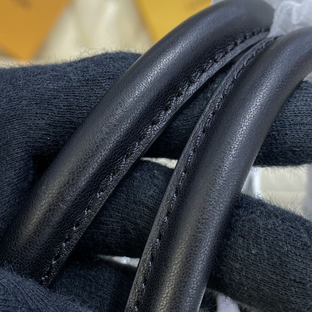 #m45815 l**is V*t*n monogram coated onthego gm tote bag