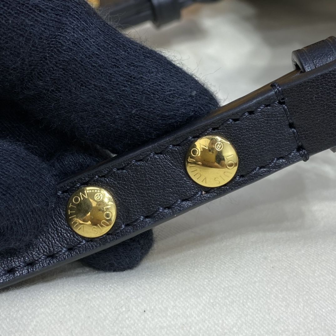 #m45821 l**is V*t*n monogram néonoé mm bucket bag