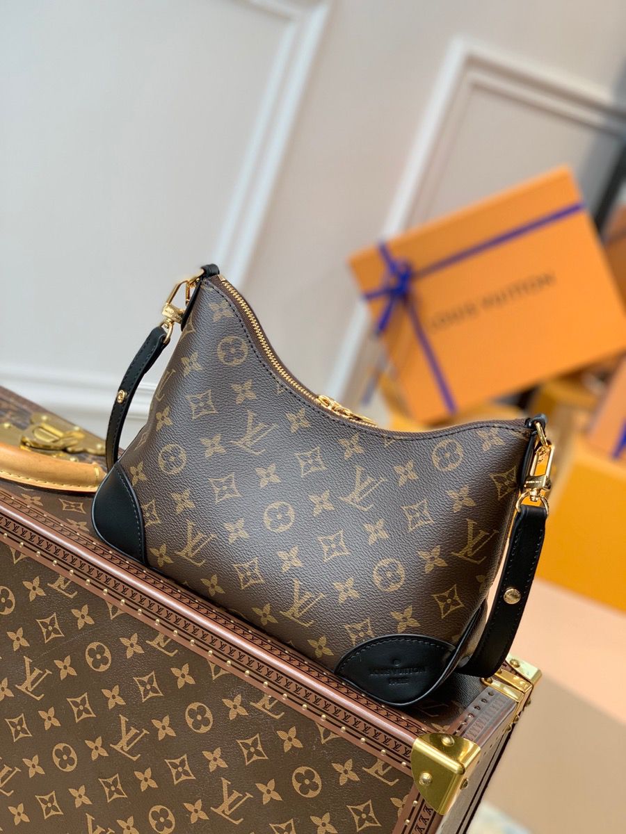 m45831 l**is V*t*n monogram canvas boulogne bag black