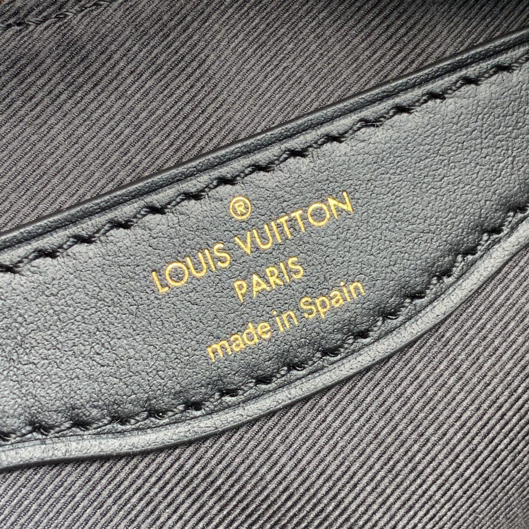 m45831 l**is V*t*n monogram canvas boulogne bag black