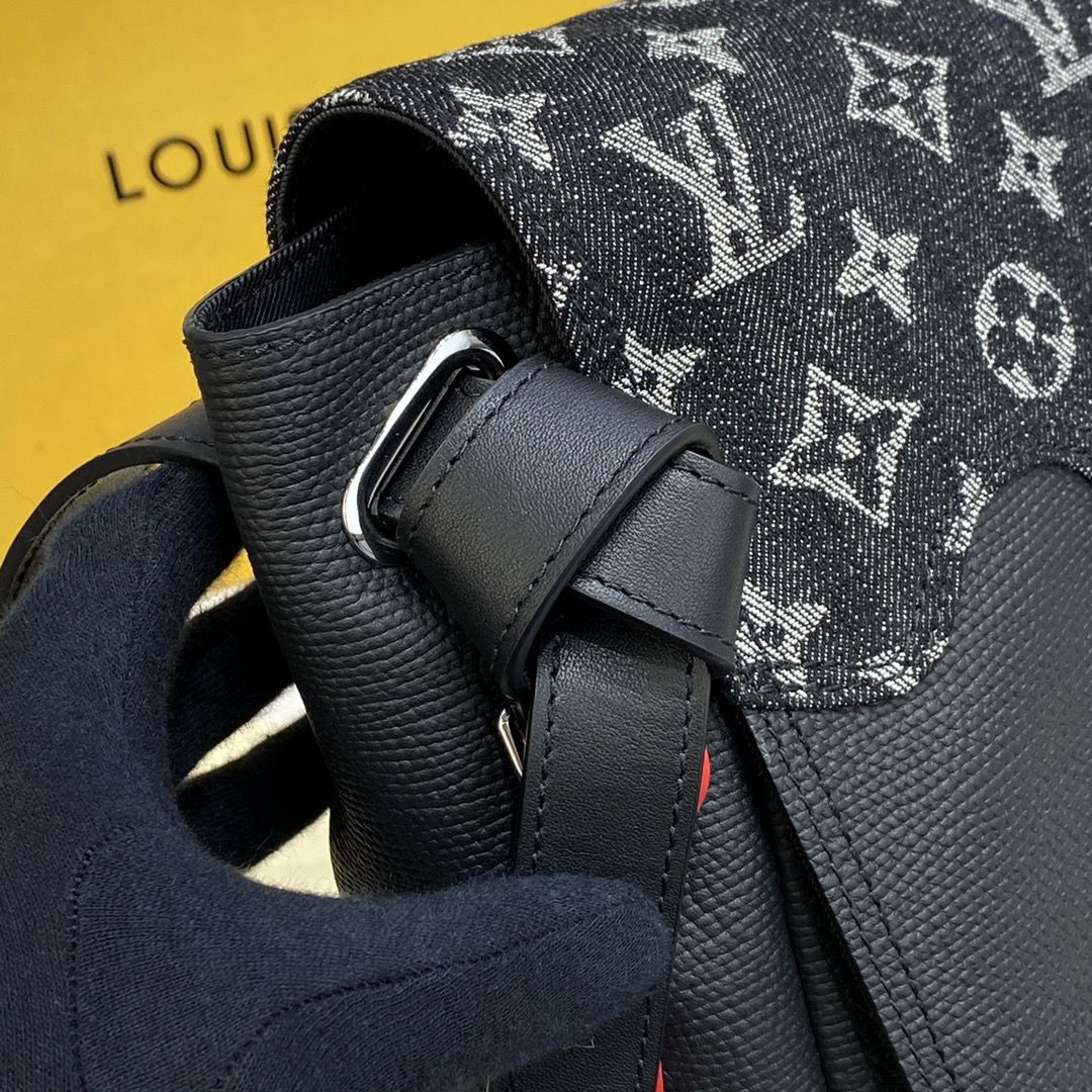#m45971 l**is V*t*n nigo’s monogram drip besace tokyo