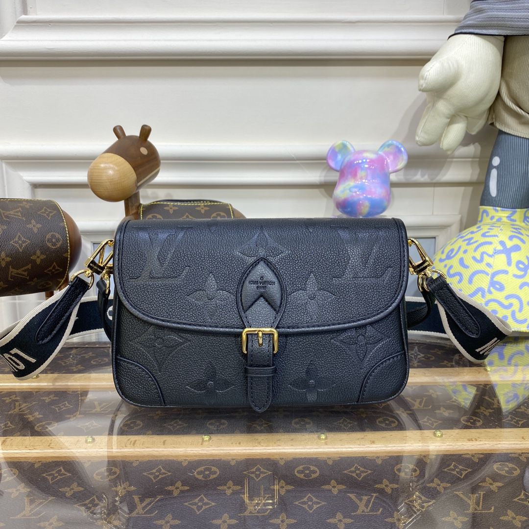 #m46386 l**is V*t*n monogram empreinte diane satchel
