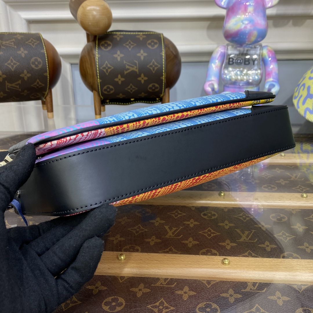 #m46435 l**is V*t*n lv x yk trio messenger