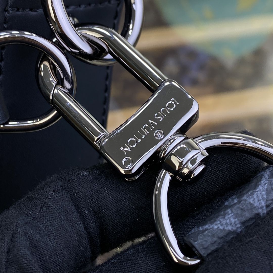 #m46435 l**is V*t*n lv x yk trio messenger