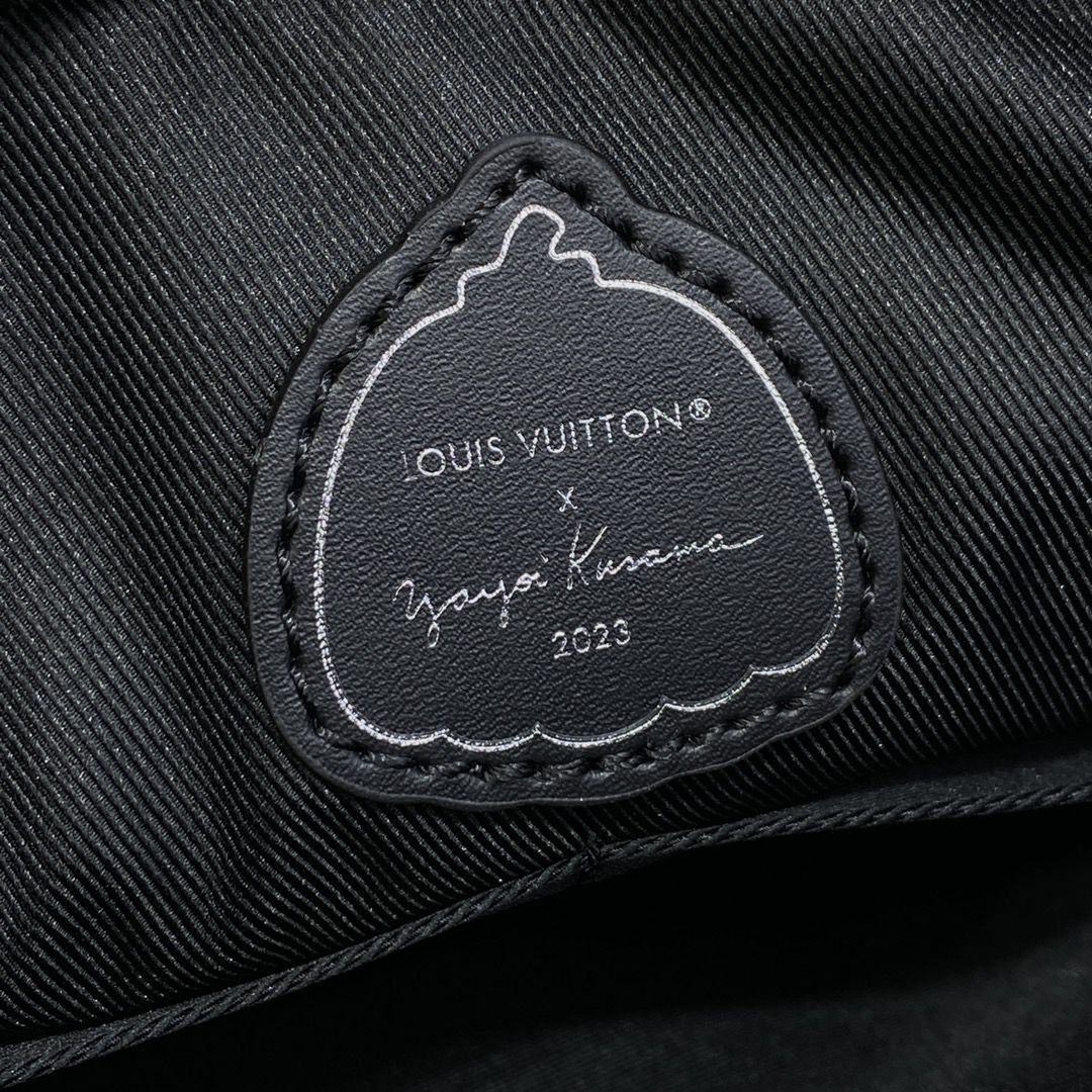 #m46435 l**is V*t*n lv x yk trio messenger