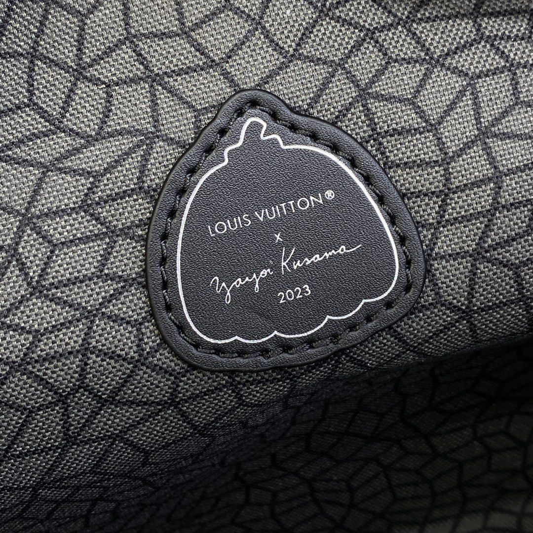 #m46436 l**is V*t*n lv x yk maxi bumbag